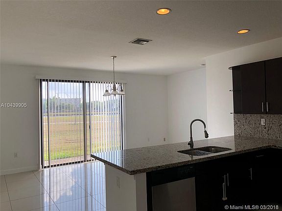 5th image of 310 NE 194th Ln