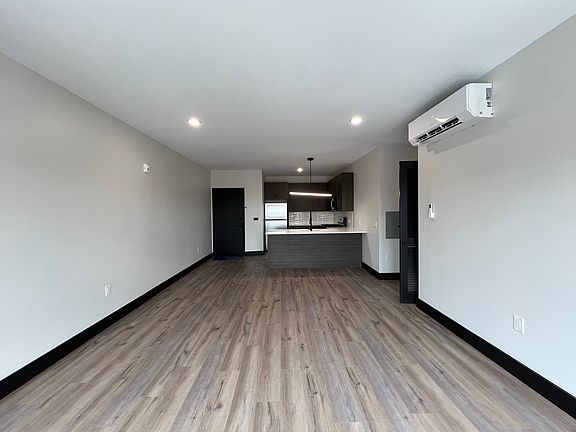 5th image of 862 Broadway #1