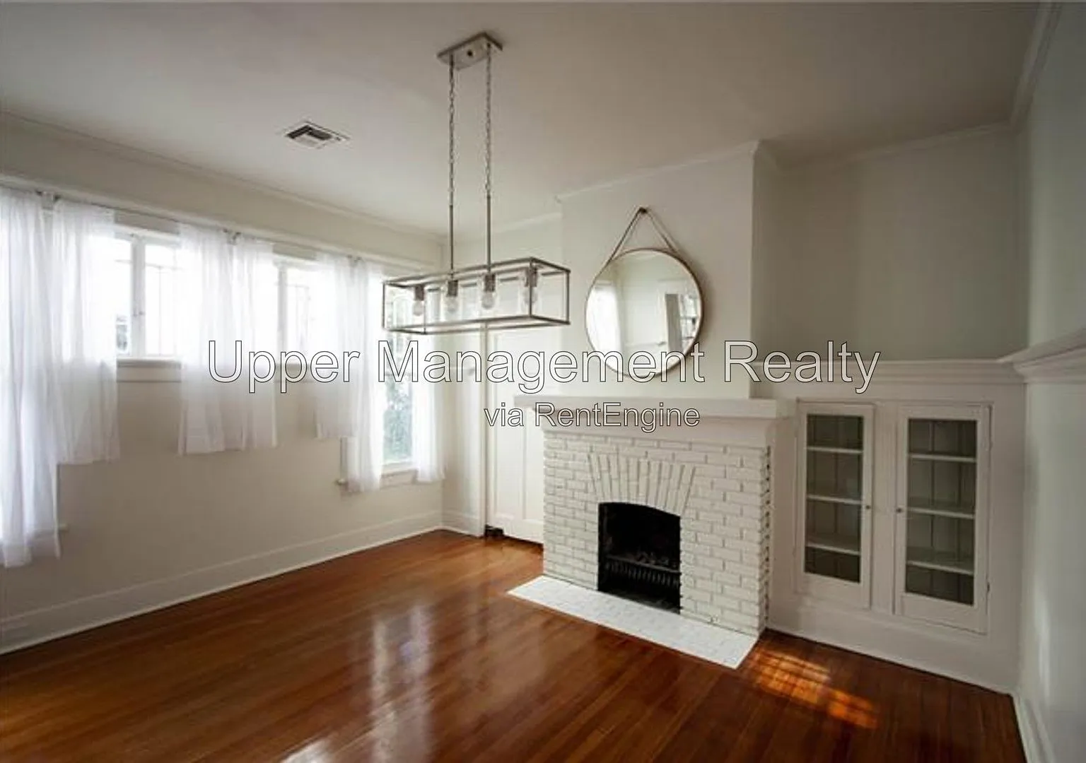 5 bed, 2.0 bath, 3000 sqft, $3,600 — Photo 4