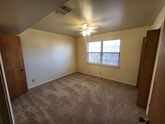 3rd image of 603A Carswell St