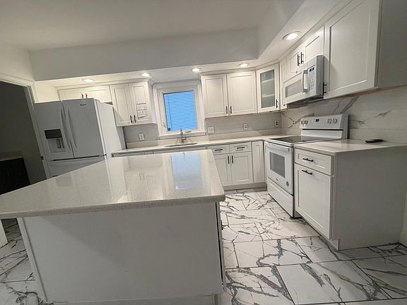 2nd image of 91 Clinton St Unit 1
