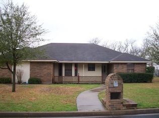 201 Bonham Dr, Hewitt, TX 76643