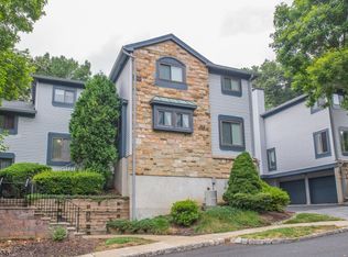 49 Overlook Dr, Hackettstown, NJ 07840