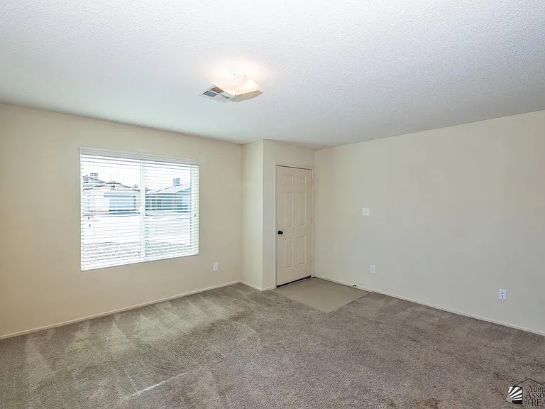 3657 S Benson Ave — Photo 3
