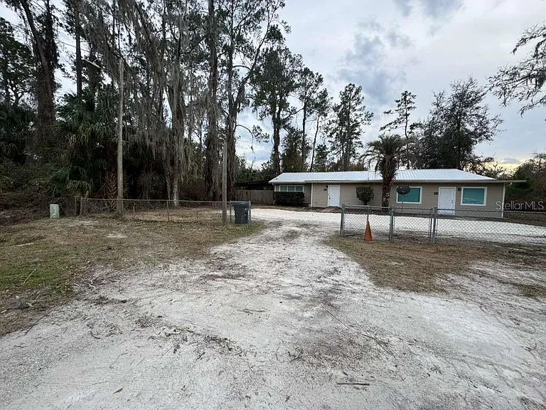 211 NW Highway 441 — Photo 9