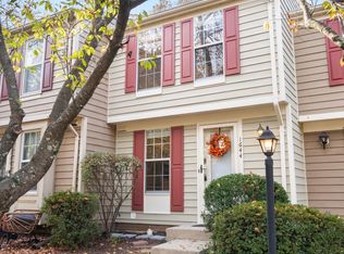 1644 Fieldthorn Dr, Reston, VA 20194