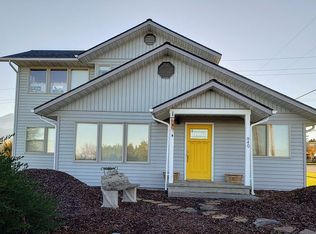 940 W 5th St, Port Angeles, WA
