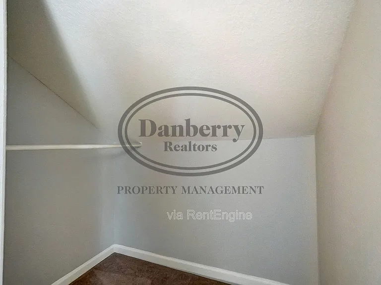 347 Darrow Ave — Photo 25