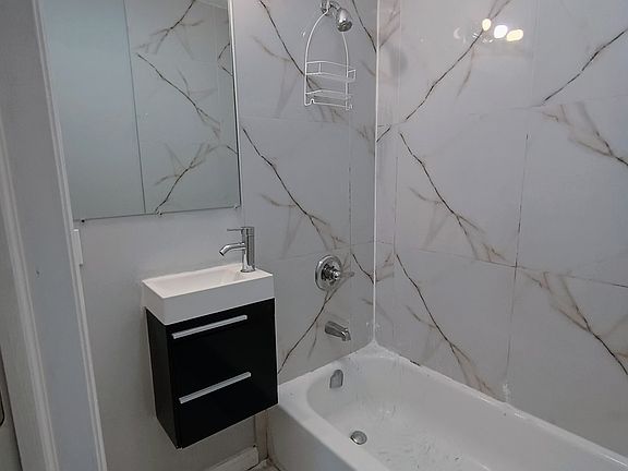 5th image of 228 S 7th St Floor 3