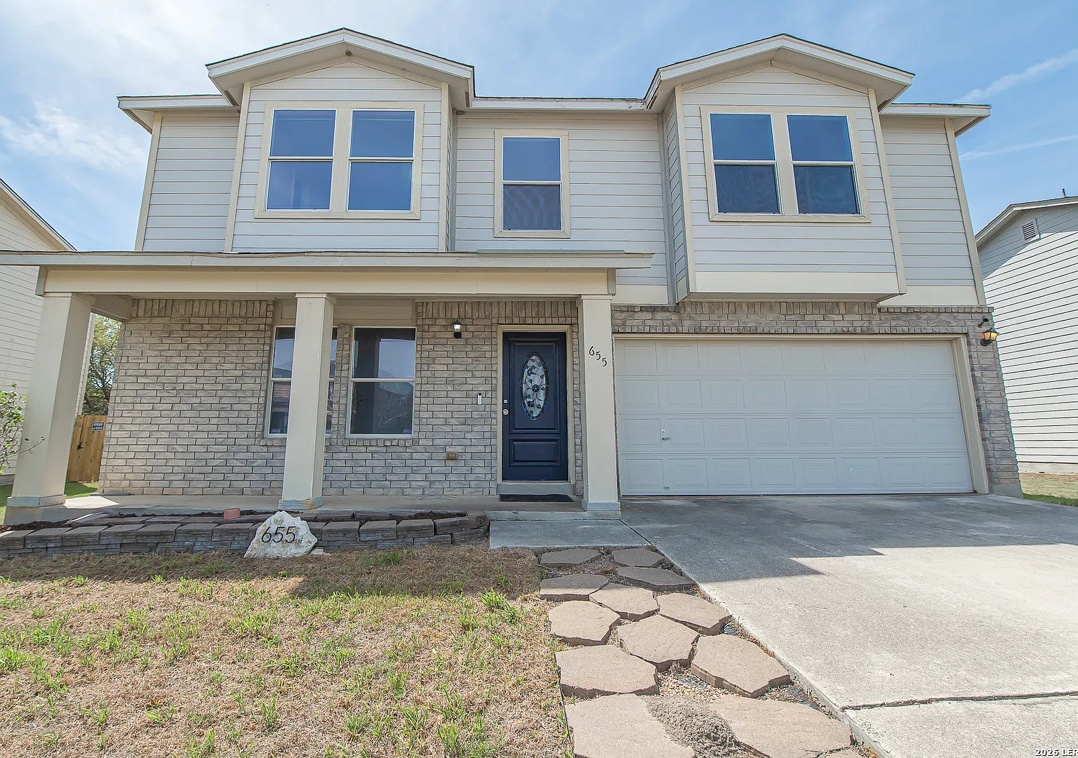 5 bed, 2.5 bath, 3660 sqft, $2,200 — Photo 2