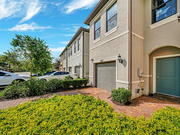 3rd image of 2861 Bard Street