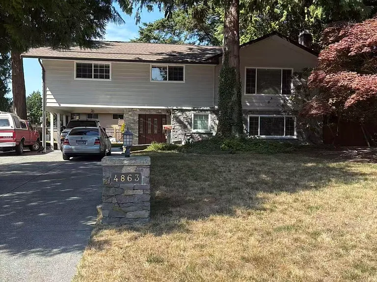 4863 Cedar Cres #UPPER — Photo 3