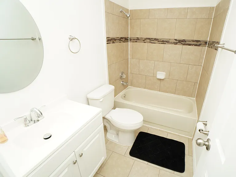 1563 Hancock Ln — Photo 6