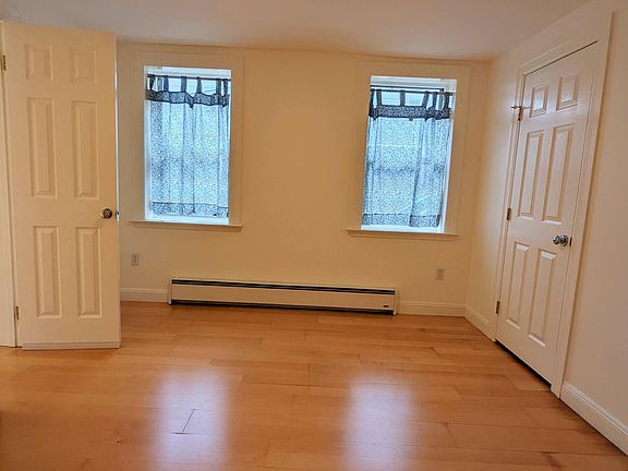 Front bedroom / Dining Room
