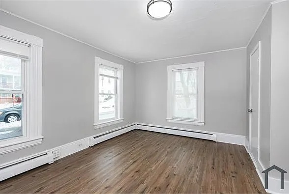 221 Lake Ave — Photo 8