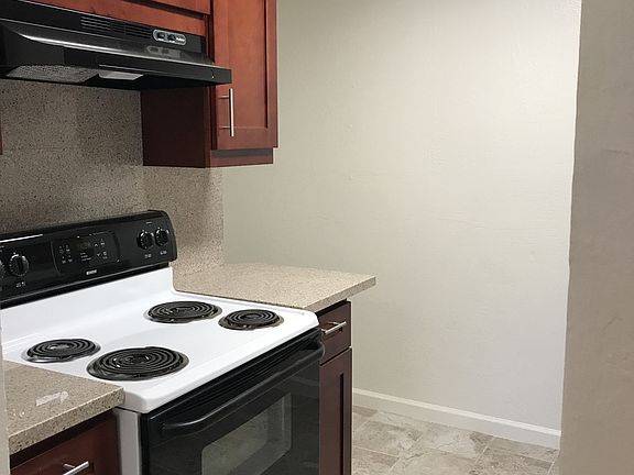 5th image of 18446 Lucas Ave #B