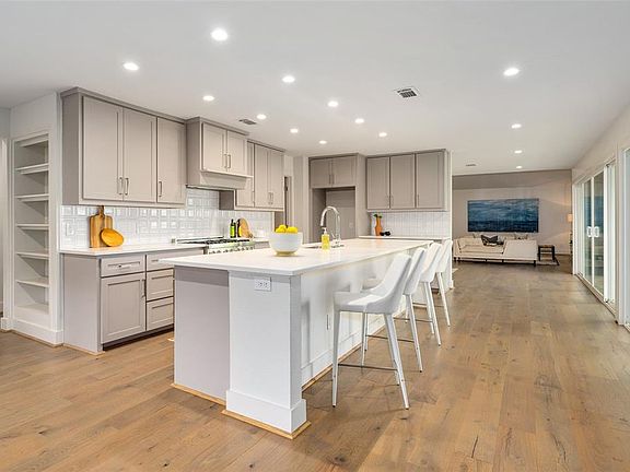 3rd image of 4255 Shady Bend Dr