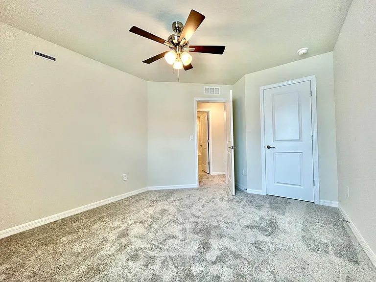 4652 Sparkling Shell Ave — Photo 16
