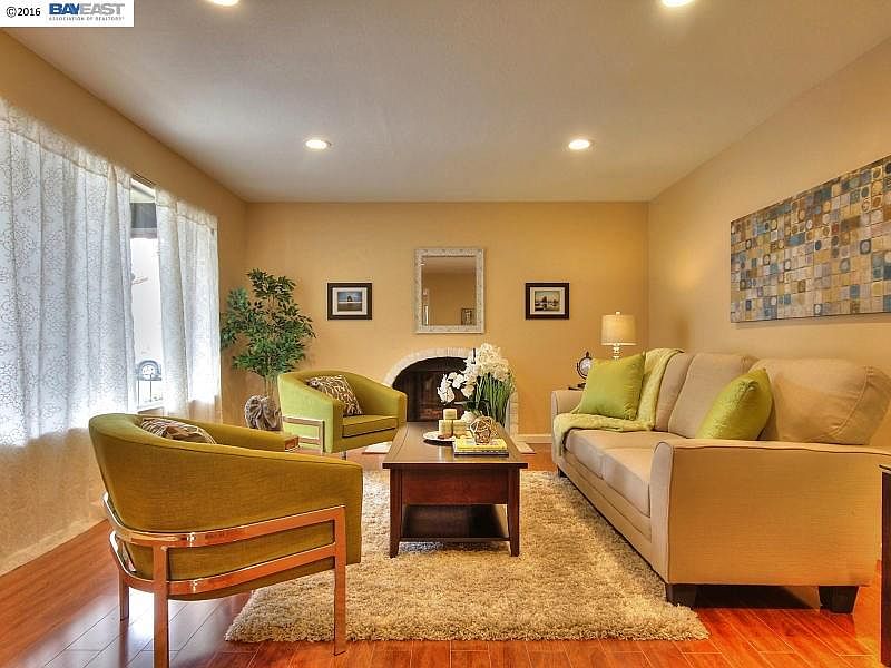 1st image of 41072 Joyce Ave