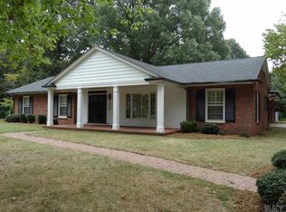 1426 8th St NW, Hickory, NC 28601