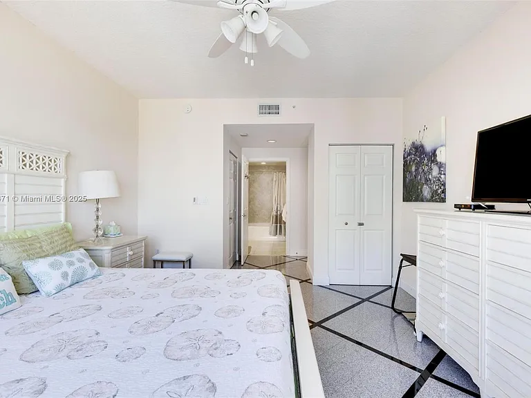 2080 S Ocean Dr #9 — Photo 5