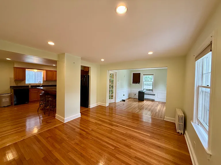 18 Pine St #1 — Photo 1