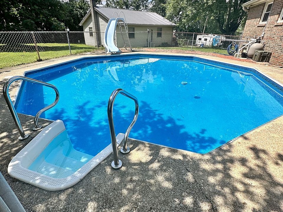 1st image of 518 Morrison Dr