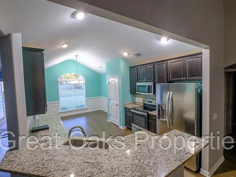 108 Wellington Cir — Photo 8