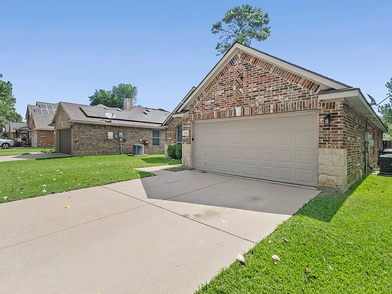 553 Cross Ridge Cir N — Photo 34