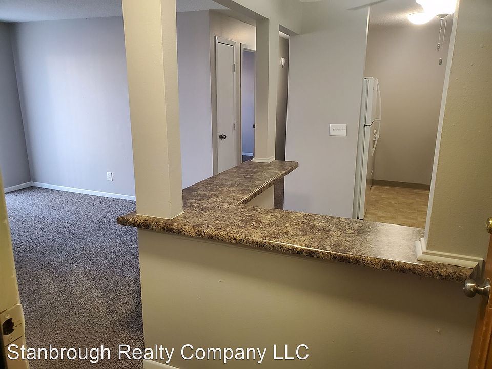 1st image of 1004 SE Belmont Dr #26