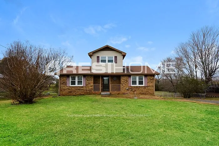 3 bed, 2.0 bath, 1700 sqft, $2,195 — Photo 1