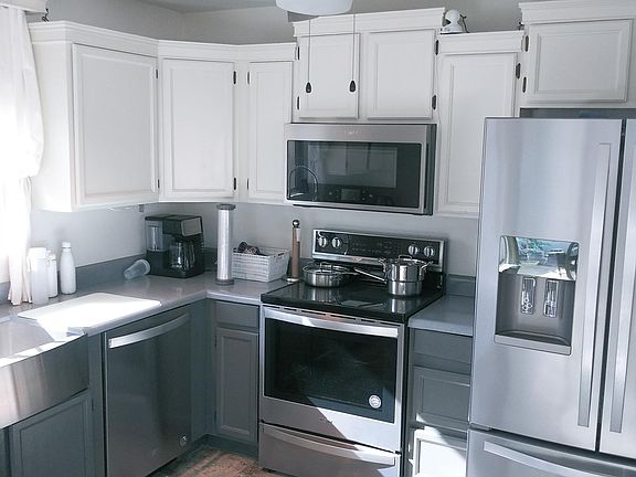 New everything kitchen and WIFI connected - start, stop and monitor stove, dish washer and microwave from your phone of smart-assistant (Google/Alexa).
