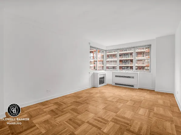 233 East 70th Street image 6 of 7