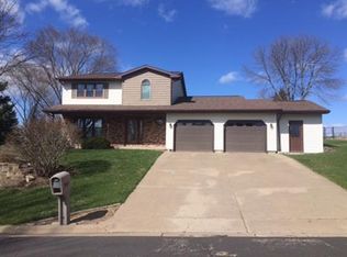 707 Carleton Dr, Lancaster, WI 53813