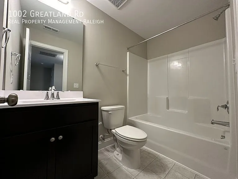 1002 Greatland Rd — Photo 12