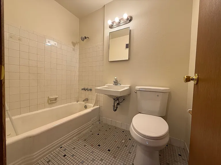1441 N Franklin Pl — Photo 8