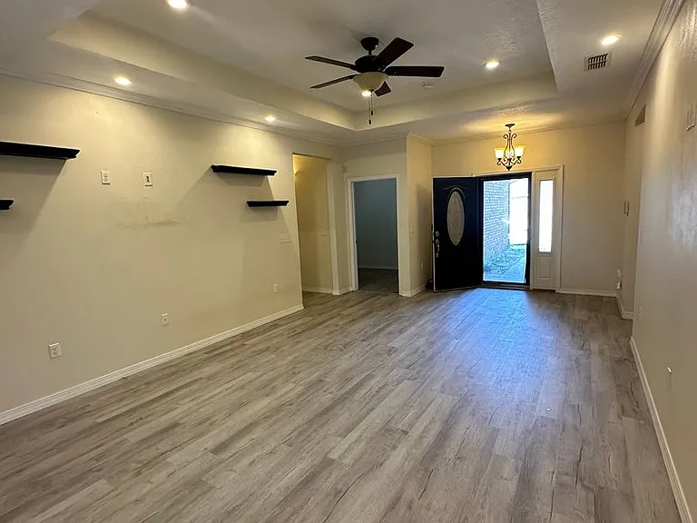917 Almond Tree Ln — Photo 5