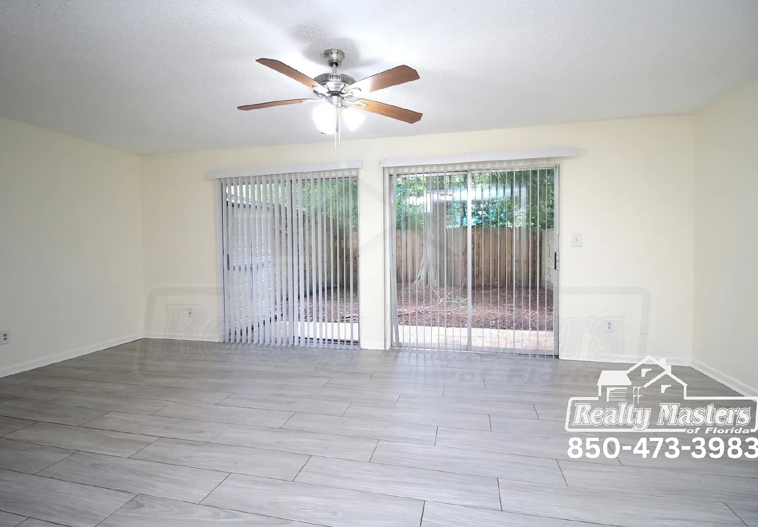 3 bed, 2.5 bath, 1276 sqft, $1,425 — Photo 3