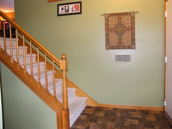 3rd image of 555 Basswood Ave