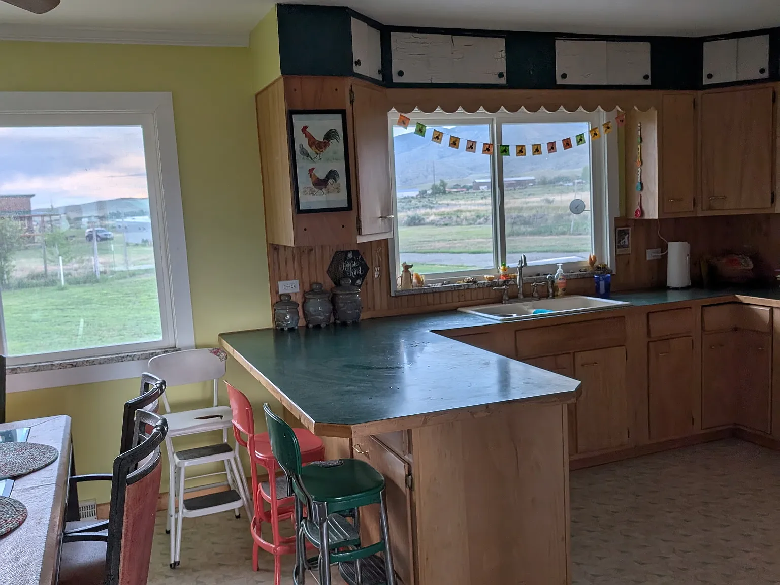 6 bed, 4400 sqft, $2,000 — Photo 4