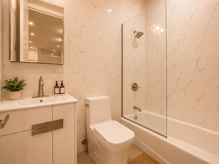 318 E 32nd St #2E — Photo 9