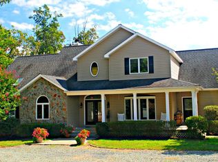 581 Blacks Ln, Scottsville, VA