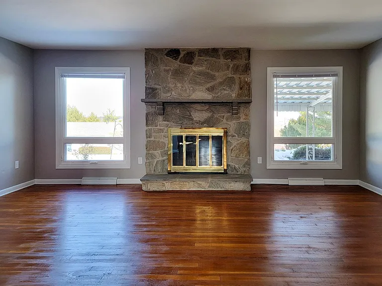 1523 Hollywood Ave — Photo 8