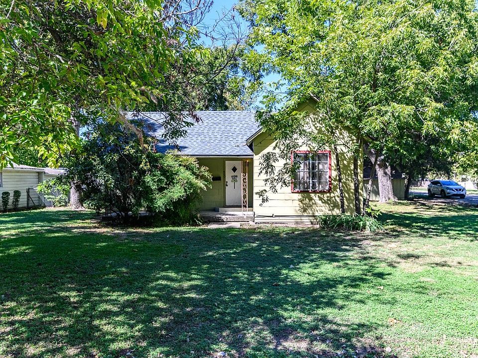 407 NE 3rd St, Hubbard, TX 76648 Zillow