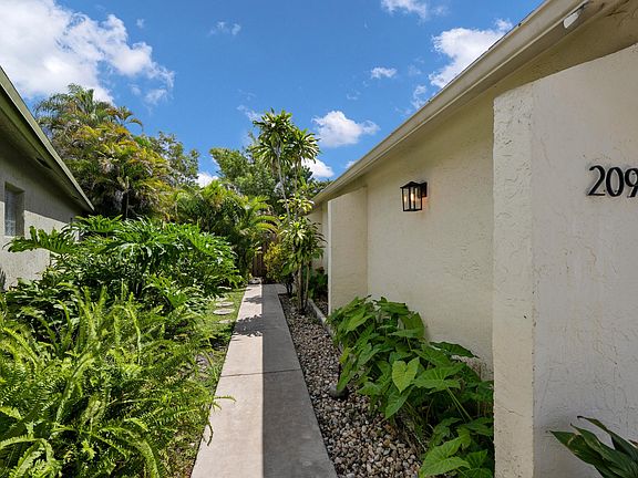 3rd image of 20924 N Springs Terrace