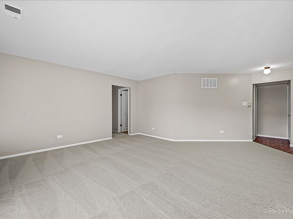 4th image of 827 E Kings Row Unit 8