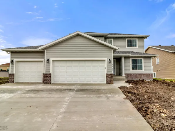 3515 18th St S, Moorhead, MN 56560