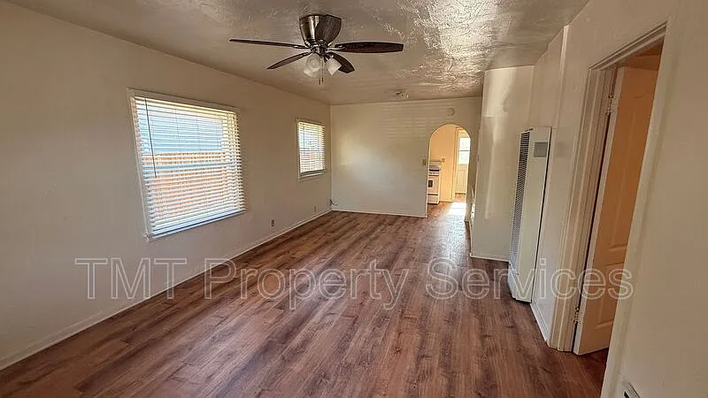 2 bed, 1.0 bath, 875 sqft, $2,350 — Photo 2