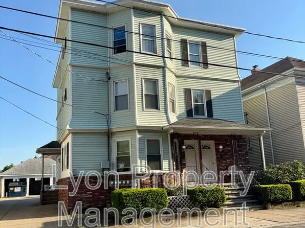 98 Anthony Ave, Pawtucket, RI