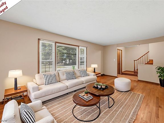 3rd image of 1819 Oakmount Rd